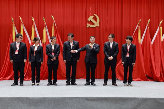 尊时凯龙·(中国区)人生就是搏!